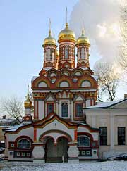 Община московского храма Николы на Берсеневке считает себя на осадном положении