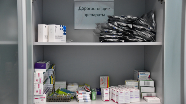 Сложные схемы: Почему петербуржцы с COVID получают вместо бесплатных лекарств - рецепты