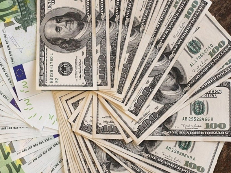 Курс доллара впервые с ноября превысил 75 рублей