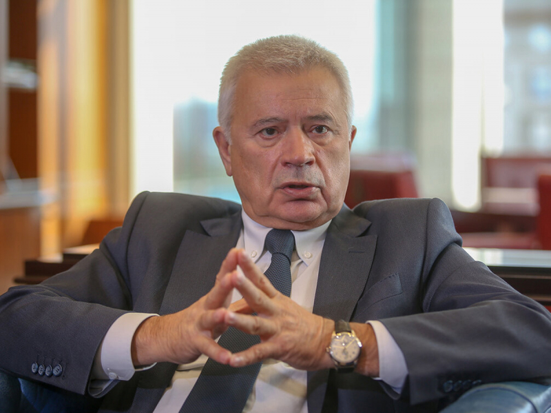 Вагит Алекперов ушел с должности президента “Лукойла”: он возглавлял компанию 29 лет