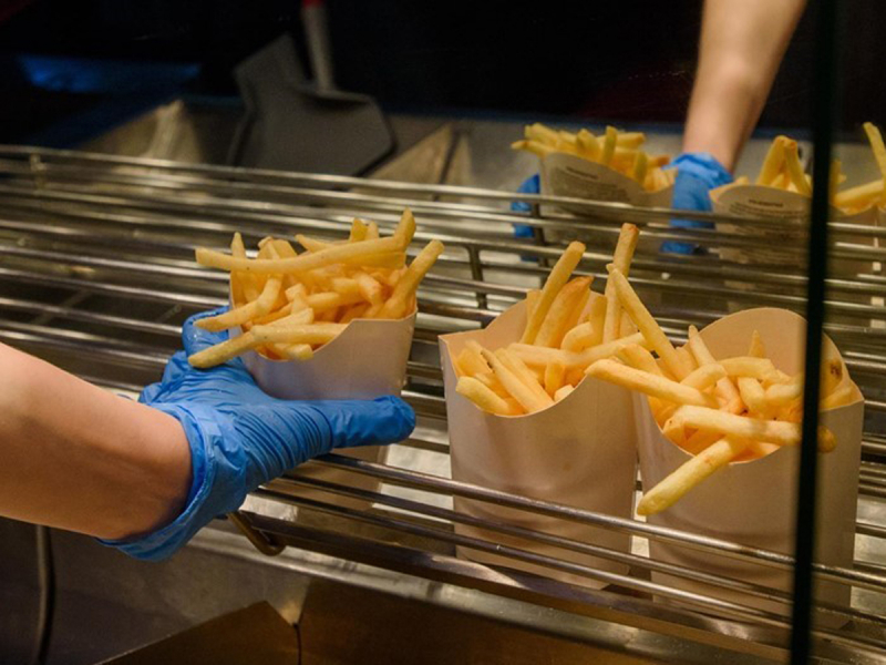 Во «Вкусно — и точка» сообщили об отказе в поставках производителей картофеля фри