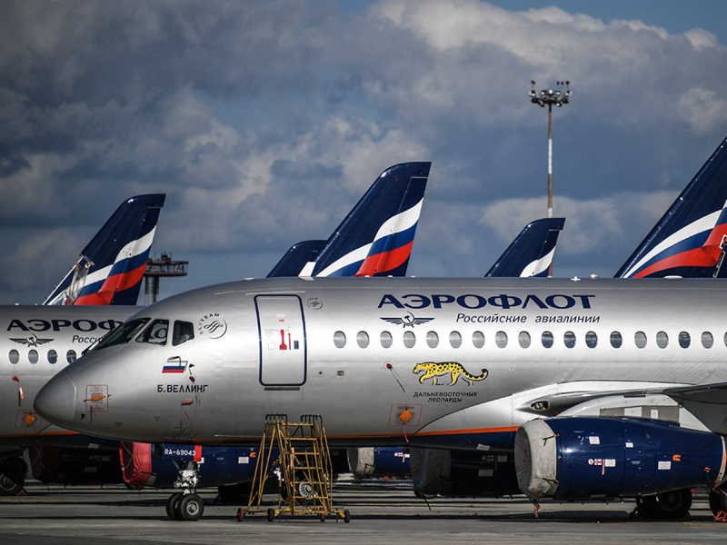 Reuters: авиакомпании России из-за санкций разбирают самолеты на запчасти