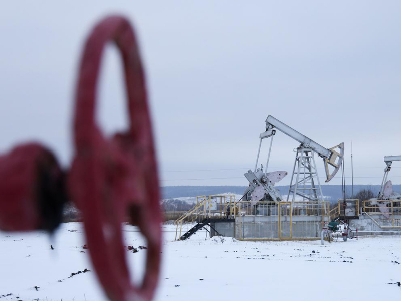 СМИ: Москва готовит три варианта ответа на введение потолка цен Западом на российскую нефть