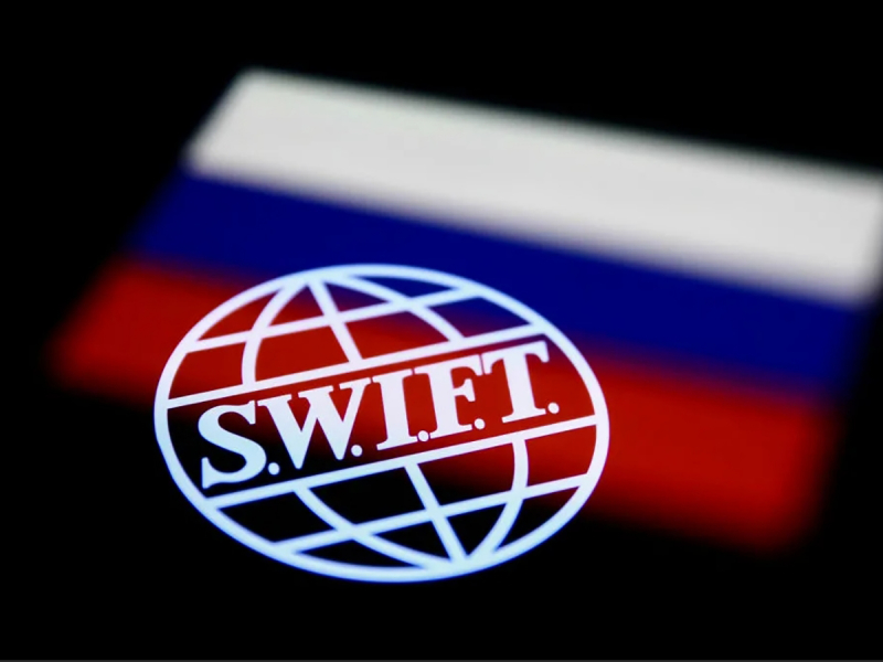 СМИ: Центробанк РФ нанес сокрушительный удар по SWIFT
