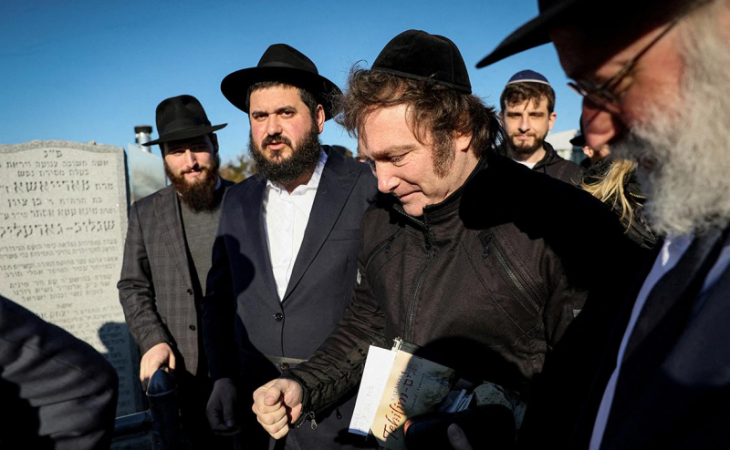 
                    Bloomberg узнал о планах избранного президента Аргентины принять иудаизм

                