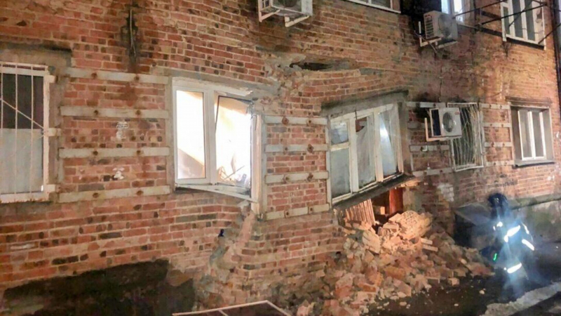 В Ростове-на-Дону 97 жильцов рухнувшего дома просят заселения в маневренный фонд
