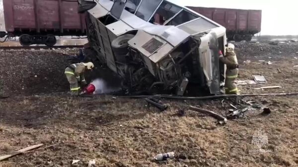 МЧС: в Самарской области в ДТП с грузовиком погибли три человека