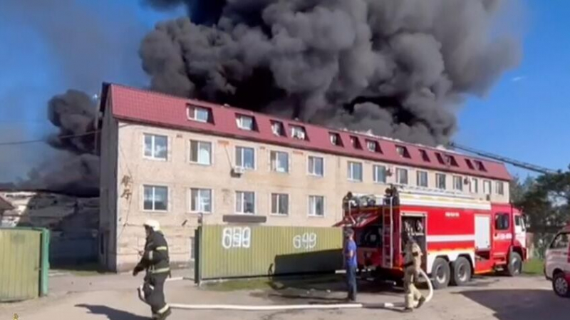 Открытое горение на складе в подмосковной деревне Апаринки ликвидировали