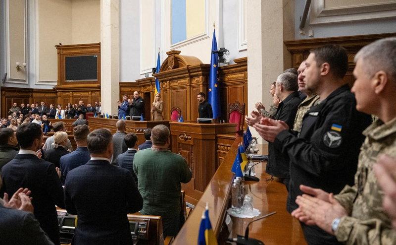 
                    В чем суть «плана победы» Зеленского и как на него отреагировали в мире

                