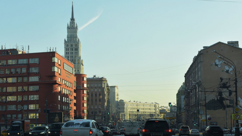 МЧС: при пожаре в сталинской высотке в Москве горела деревянная обрешетка крыши