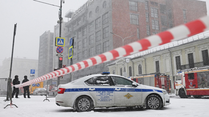 Движение по Большой Никитской в Москве перекрыли в обе стороны из-за возгорания