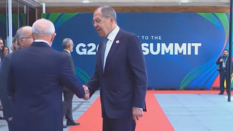 
                    Лавров приехал на саммит G20 в Рио-де-Жанейро. Видео

                