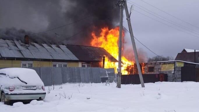 В Пермском поселке Дивья произошел пожар на газопроводе, есть пострадавший