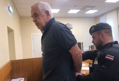 Мне от этого светло и радостно