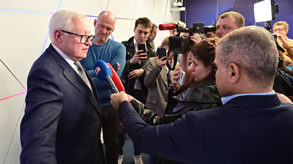 Вечное терпение России: Хроники Анкориджа — от чего устал Рябков, почему Ушаков спокоен и куда идёт Путин