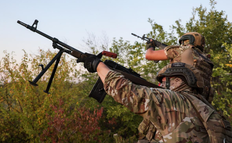 В Ставропольском крае произошел пожар в промзоне из-за обломков дрона
