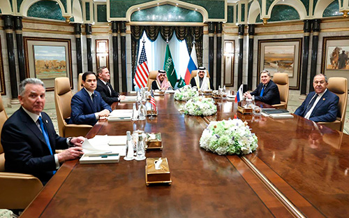 Лавров заявил, что Трамп получал «подковерные доклады» перед Будапештом