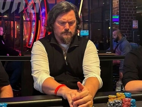 Из-за страсти к покеру или по причине поддержки ВСУ?