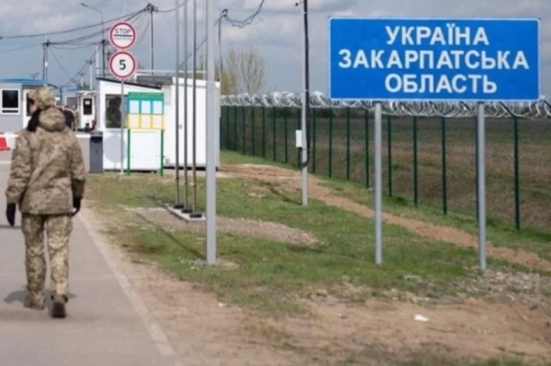 Бетонные блоки установят на границе Украины для борьбы с бегством населения