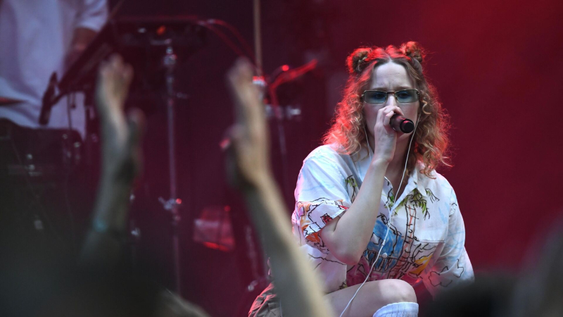 Певица Монеточка*