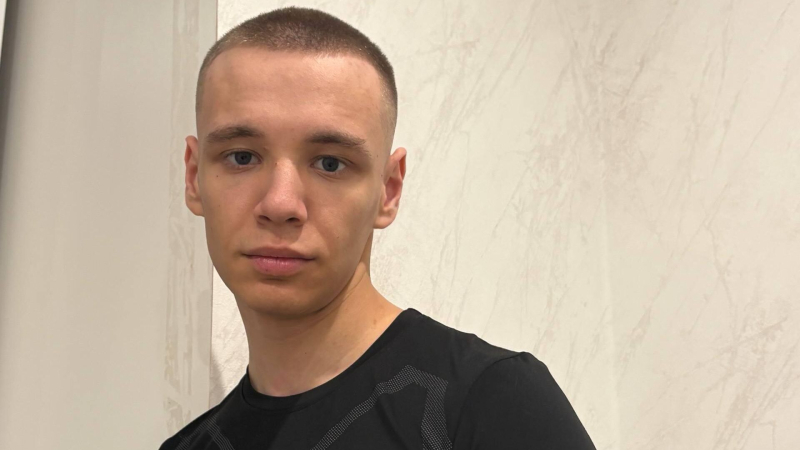 Уличный музыкант Женька Радость (Евгений Михайлов)