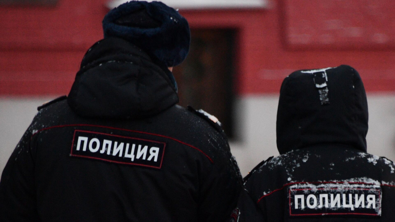 Сотрудники полиции