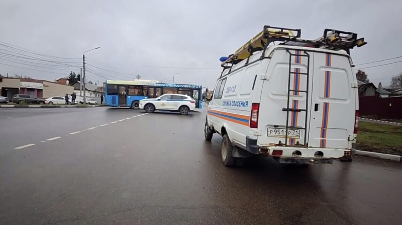 Обстановка на месте обнаружении элементов БПЛА на улице Кутузова в Туле. Кадр видео