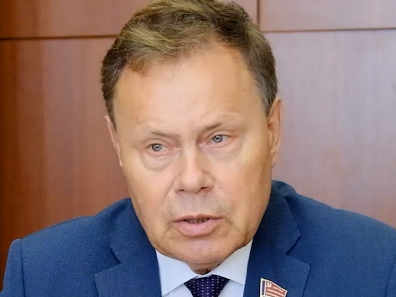 «Олигархи бы с голоду не подохли»: в Госдуме обрушились на Минфин и Минпромторг за новый «технологический сбор» для россиян