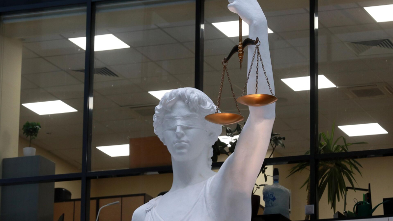 Статуя богини правосудия Фемиды