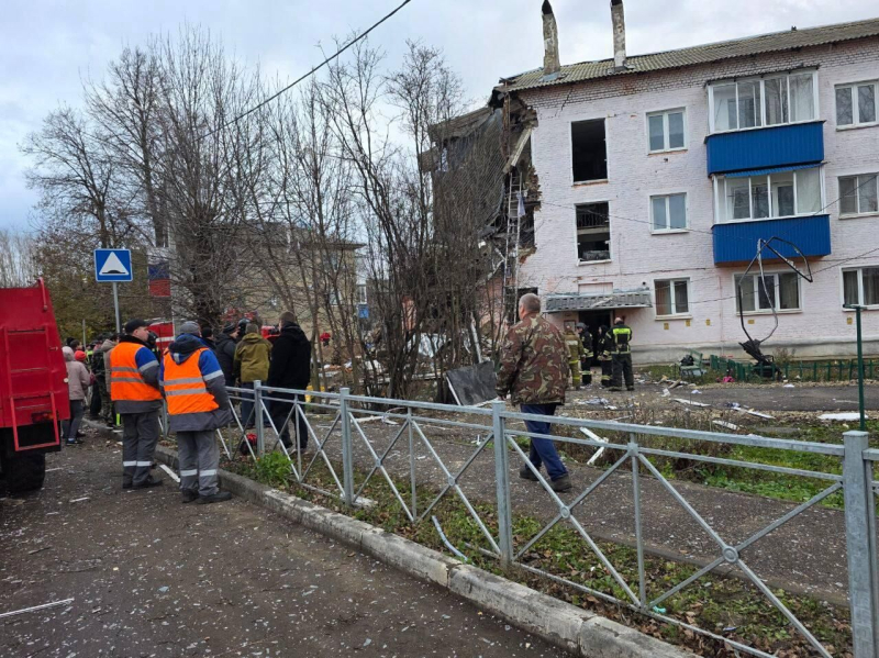 На месте взрыва бытового газа в многоквартирном доме в Куркино Тульской области