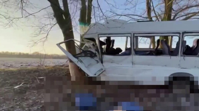 ДТП в результате столкновения микроавтобуса и грузовика в Красногвардейском районе Белгородской области