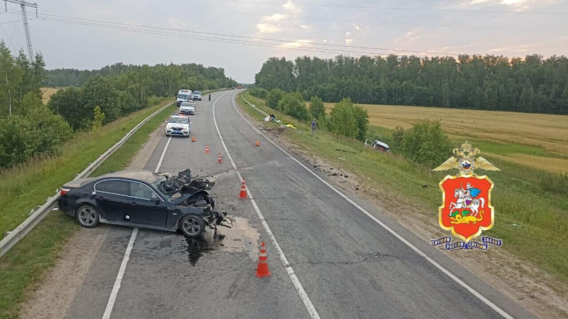 На месте ДТП с участием автомобиля и микроавтобуса в Подмосковье. 9 июля 2025