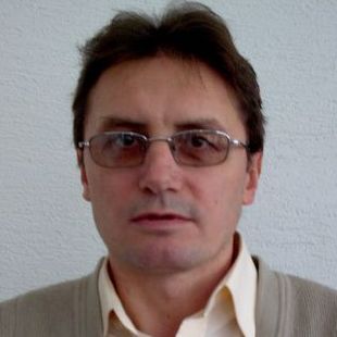 Еврейская община Земуна против Креста