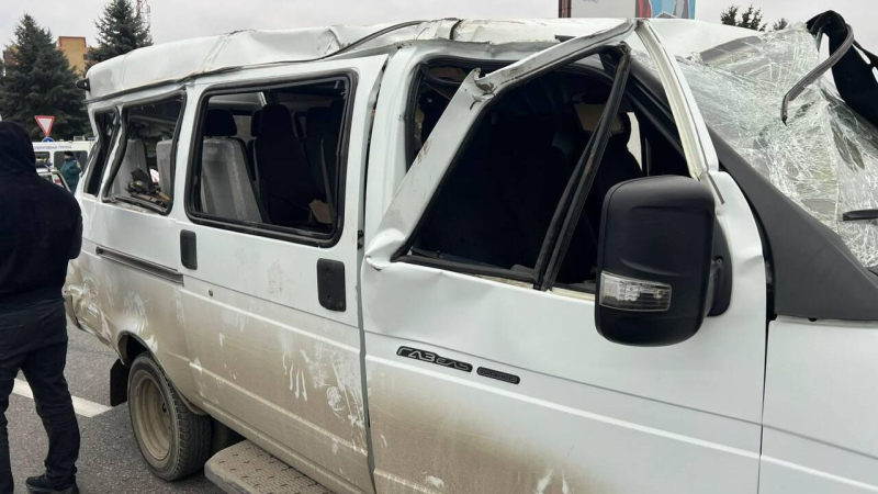 Последствия ДТП со школьным микроавтобусом. 5 декабря 2025