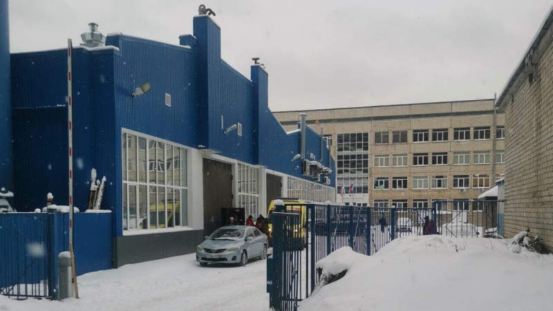 Автомобили оперативных служб на территории одного из университетов города Перми. 11 декабря 2025