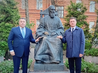 Государственные мужи в гостях у Всероссийского пастыря Государственные мужи в гостях у Всероссийского пастыря