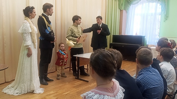 В Петергофе отметили именины Цесаревича Алексия В Петергофе отметили именины Цесаревича Алексия