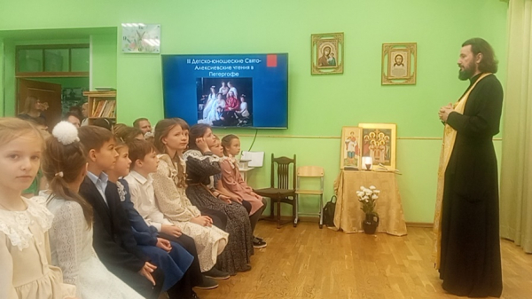 В Петергофе отметили именины Цесаревича Алексия В Петергофе отметили именины Цесаревича Алексия