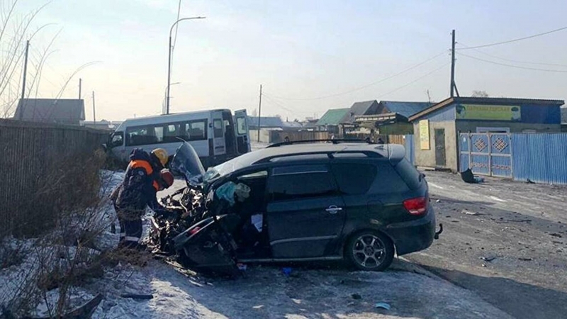 При опрокидывании "Урала" на перевале в Туве пострадали пять человек